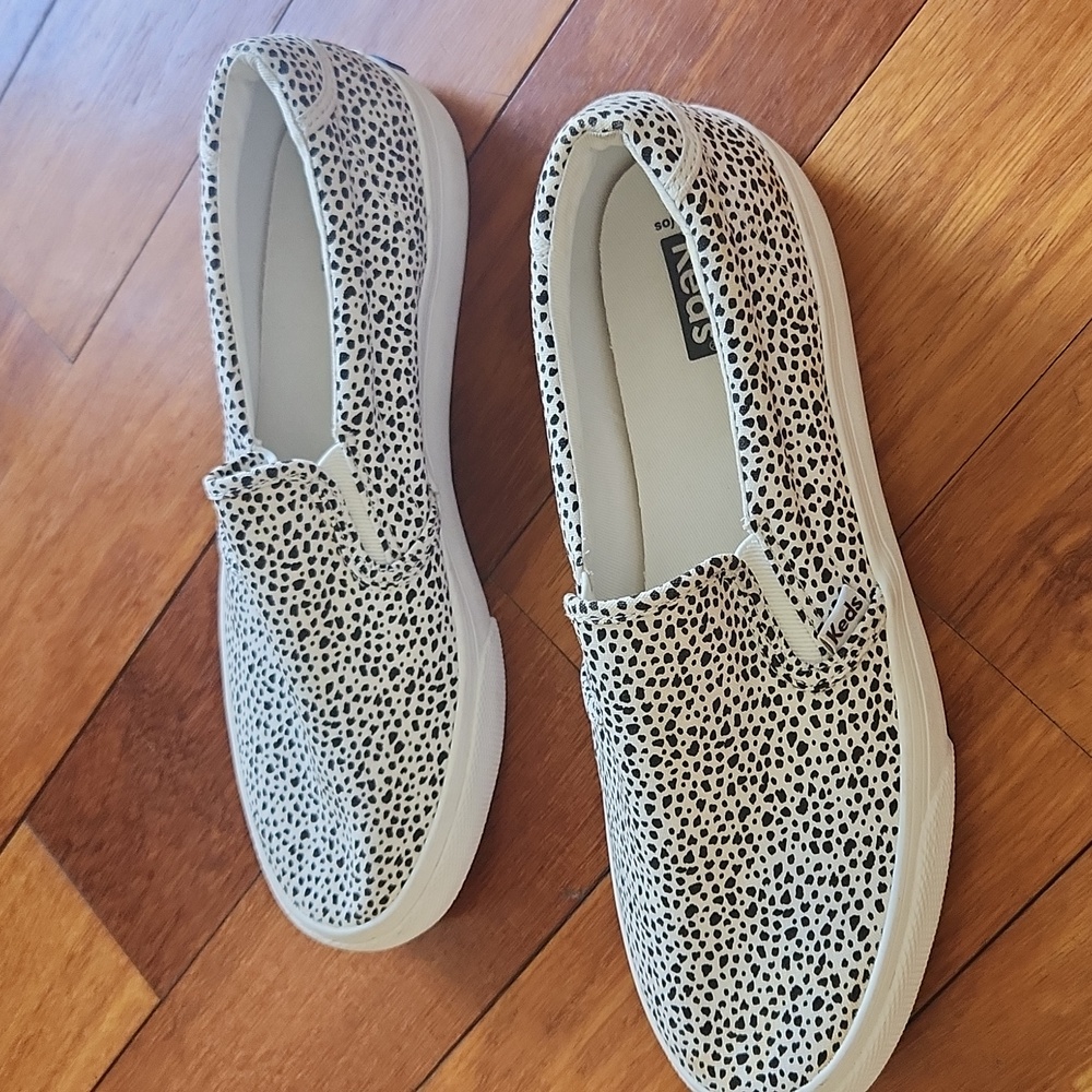 Keds Slip-On Sneakers in White with Black Print 9.5 - Picture 4 of 11